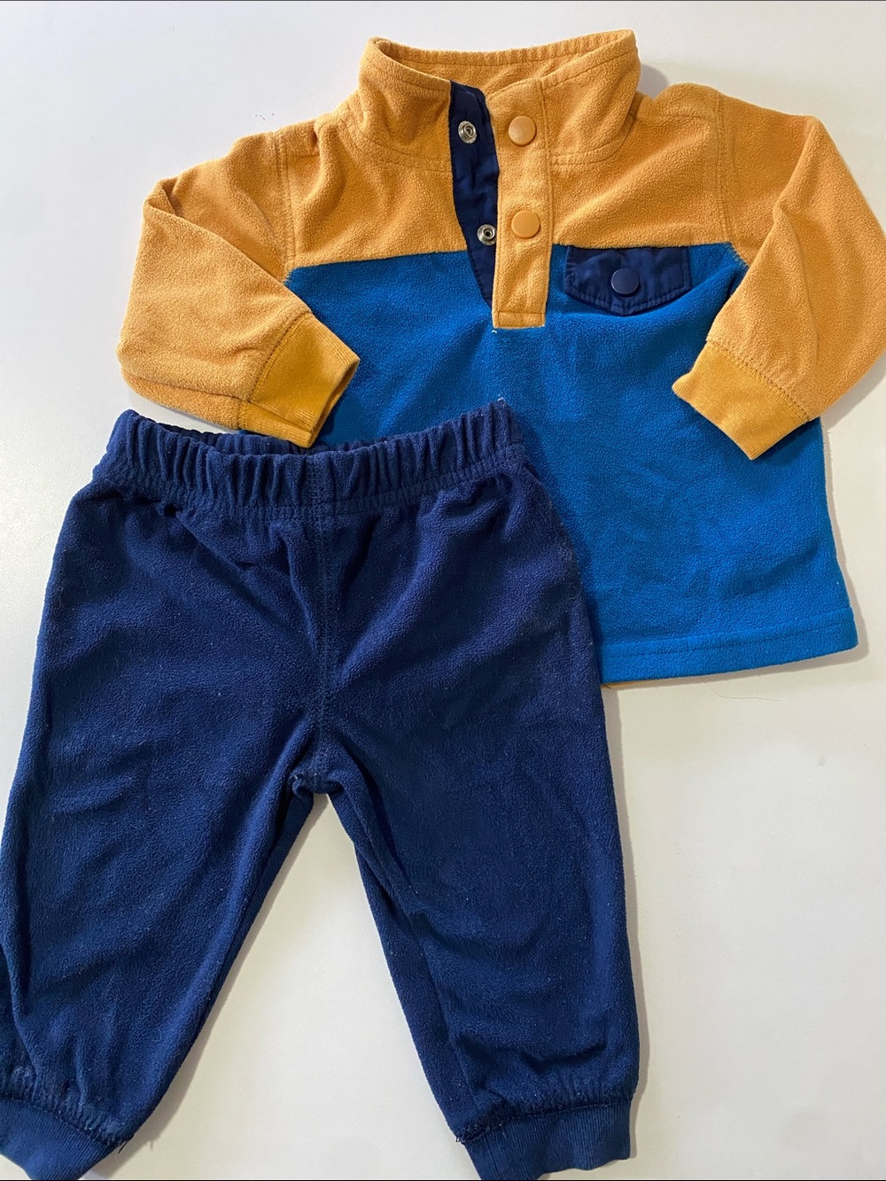 Carters fleece 9 months set